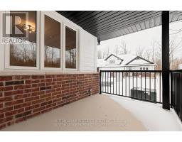 14 - 175 GLENGARIFF DRIVE - 24