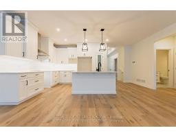14 - 175 GLENGARIFF DRIVE - 9