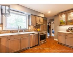 54 RUNNYMEDE CRESCENT - 13