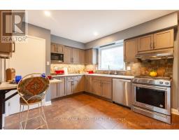 54 RUNNYMEDE CRESCENT - 15
