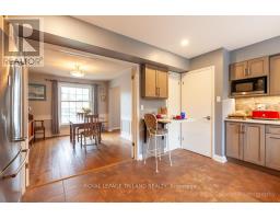 54 RUNNYMEDE CRESCENT - 18