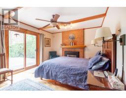 54 RUNNYMEDE CRESCENT - 21