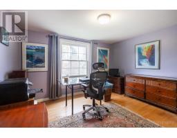 54 RUNNYMEDE CRESCENT - 24