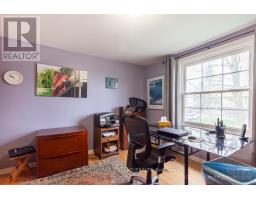 54 RUNNYMEDE CRESCENT - 25