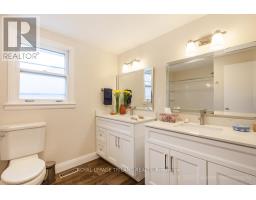54 RUNNYMEDE CRESCENT - 32