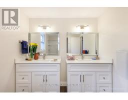54 RUNNYMEDE CRESCENT - 34