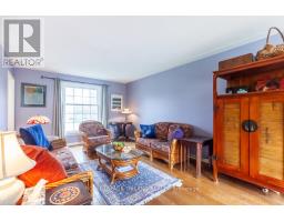 54 RUNNYMEDE CRESCENT - 6