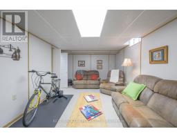63 MARTINET AVENUE - 27