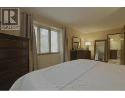 10372 SHERWOOD CRESCENT - 27