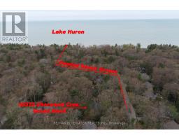 10372 SHERWOOD CRESCENT - 3