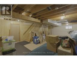 10372 SHERWOOD CRESCENT - 35