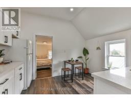 12 WELDON AVENUE - 18