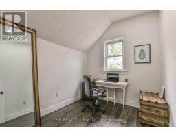 12 WELDON AVENUE - 22