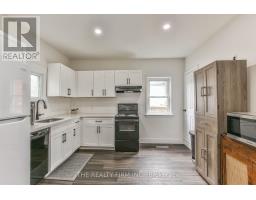 12 WELDON AVENUE - 32
