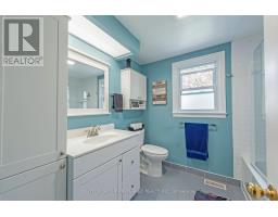31 MILFORD CRESCENT - 36