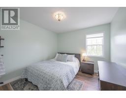 28 STONEFIELD LANE - 33