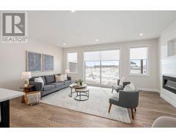 6 - 32 POSTMA CRESCENT - 15