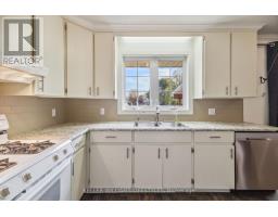 4 ANNE CRESCENT - 15