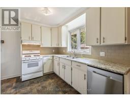 4 ANNE CRESCENT - 20
