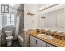 4 ANNE CRESCENT - 25