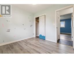 4 ANNE CRESCENT - 27