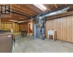4 ANNE CRESCENT - 35