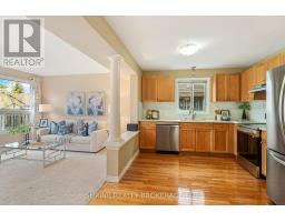 809 QUEENSBOROUGH CRESCENT - 13