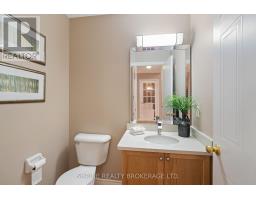 809 QUEENSBOROUGH CRESCENT - 17