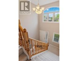 809 QUEENSBOROUGH CRESCENT - 19