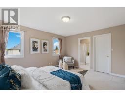 809 QUEENSBOROUGH CRESCENT - 23