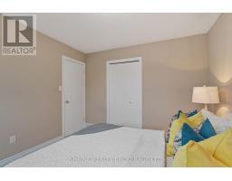 809 QUEENSBOROUGH CRESCENT - 29