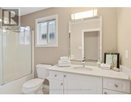 809 QUEENSBOROUGH CRESCENT - 30