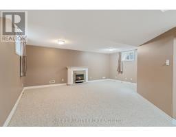 809 QUEENSBOROUGH CRESCENT - 35