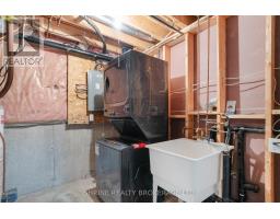 809 QUEENSBOROUGH CRESCENT - 39