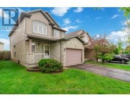 809 QUEENSBOROUGH CRESCENT - 4