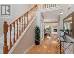 809 QUEENSBOROUGH CRESCENT - 6