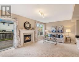 809 QUEENSBOROUGH CRESCENT - 9