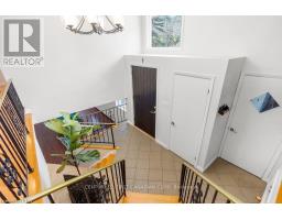 688 WESTMOUNT HILLS DRIVE E - 25