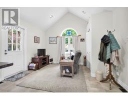568 SHERENE TERRACE - 19