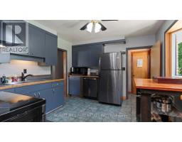 910 OXFORD STREET W - 12