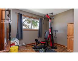 910 OXFORD STREET W - 17