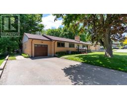 910 OXFORD STREET W - 2
