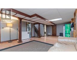 910 OXFORD STREET W - 25