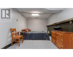 910 OXFORD STREET W - 31