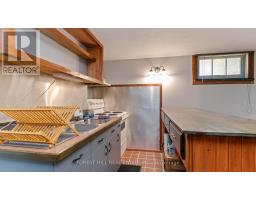 910 OXFORD STREET W - 33