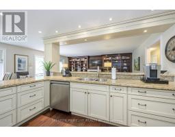 60 MERIDENE CRESCENT E - 11