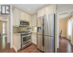 60 MERIDENE CRESCENT E - 12