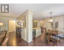 60 MERIDENE CRESCENT E - 13