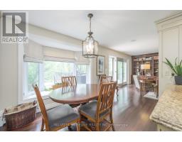 60 MERIDENE CRESCENT E - 15