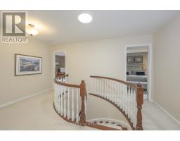 60 MERIDENE CRESCENT E - 17